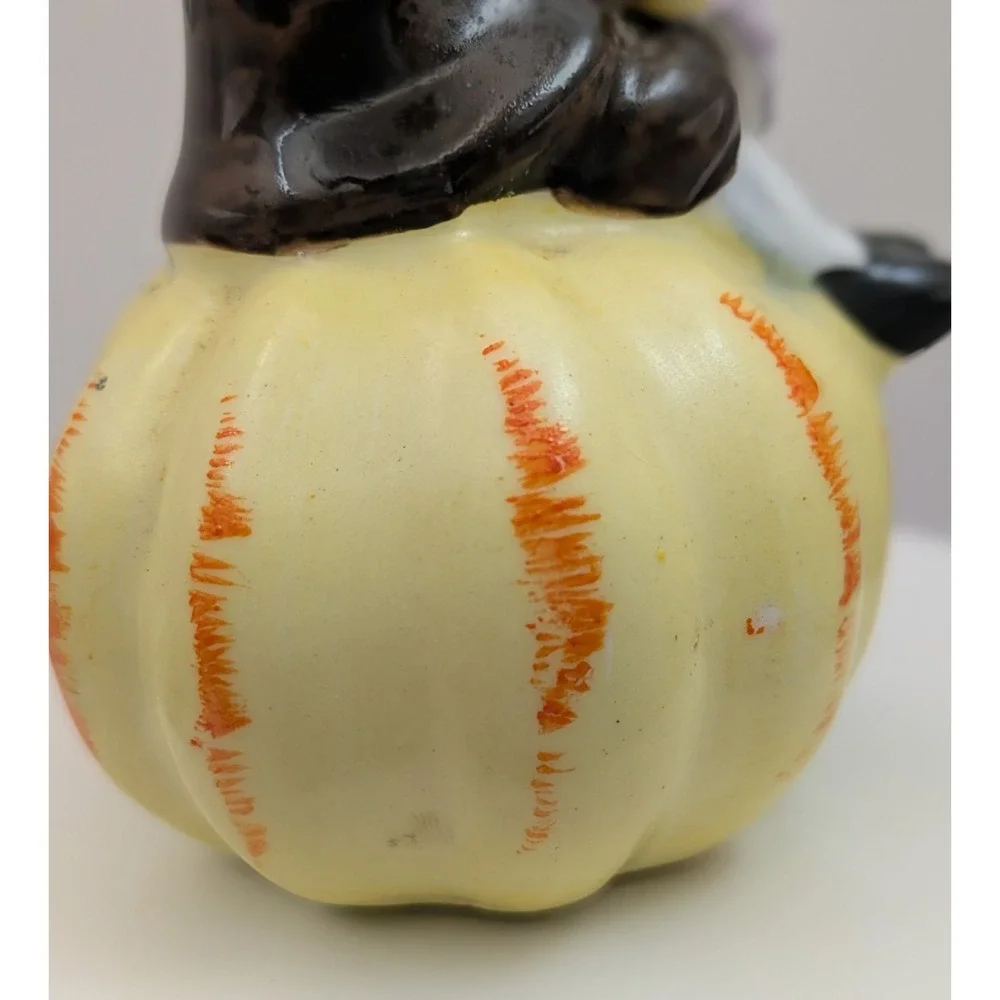 Vintage Norcrest Pilgrims Autumn Fall Thanksgiving Salt‎ & Pepper H438 READ